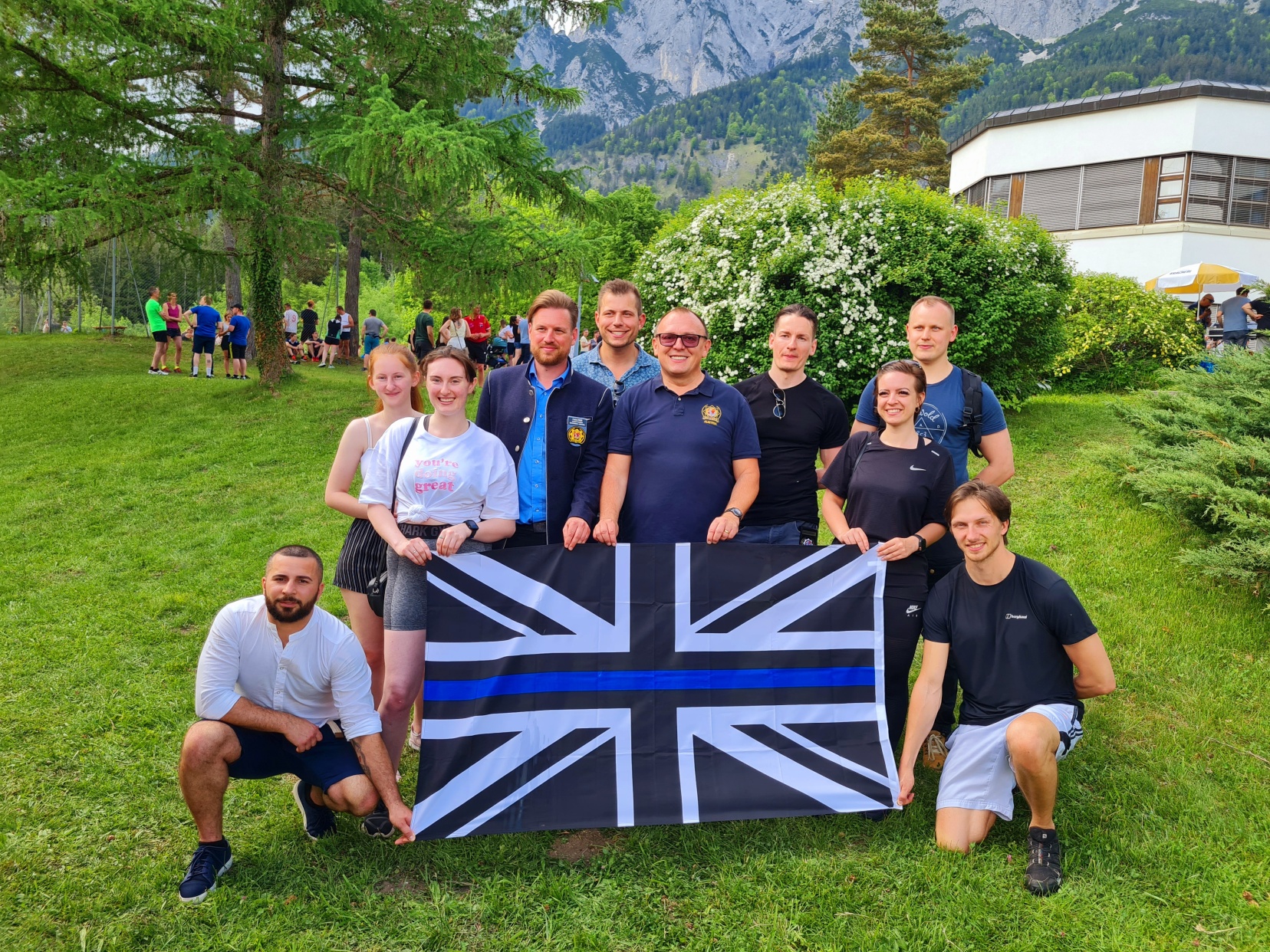 Scheckübergabe an den Direktor des Waisenhauses Piotr Rydzewski. Außerdem im Bild Aneta Sobieraj, Vizepräsidentin IPA Polen