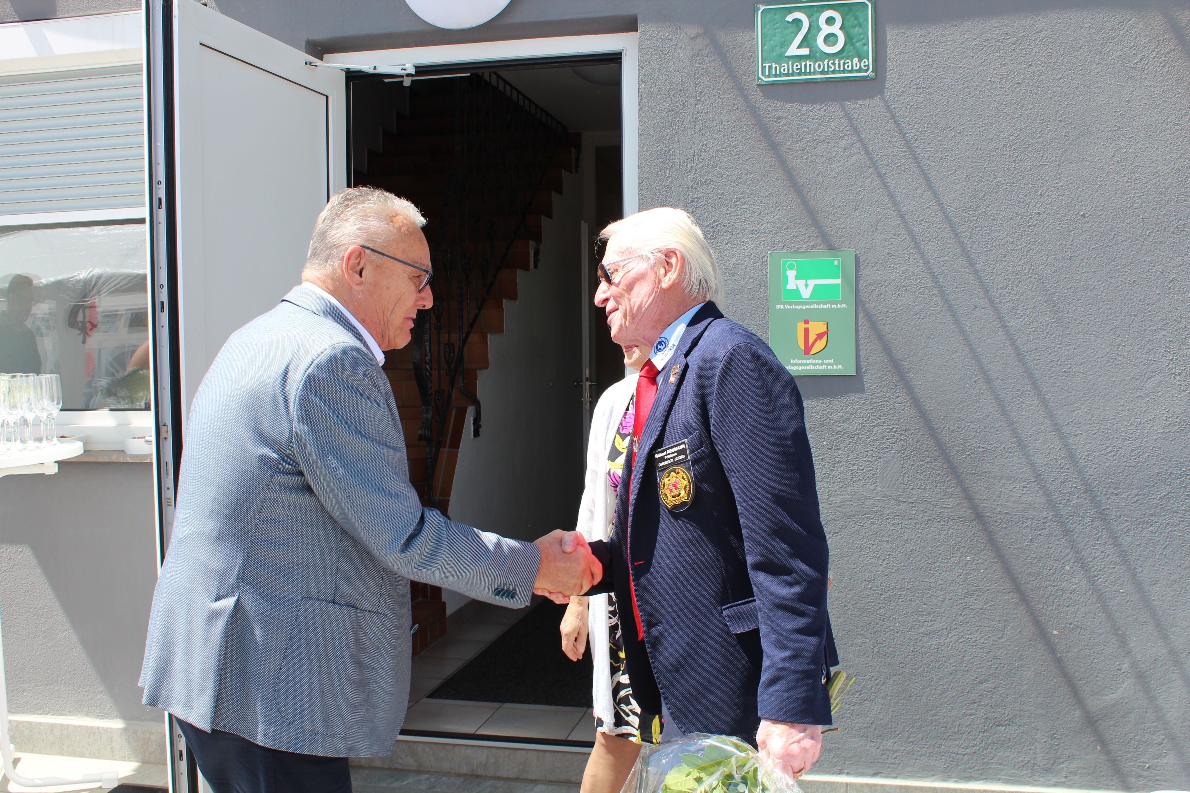 Erste Mitarbeiterin des IPA Verlages trat in den Ruhestand